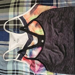 2 old navy L sports bras